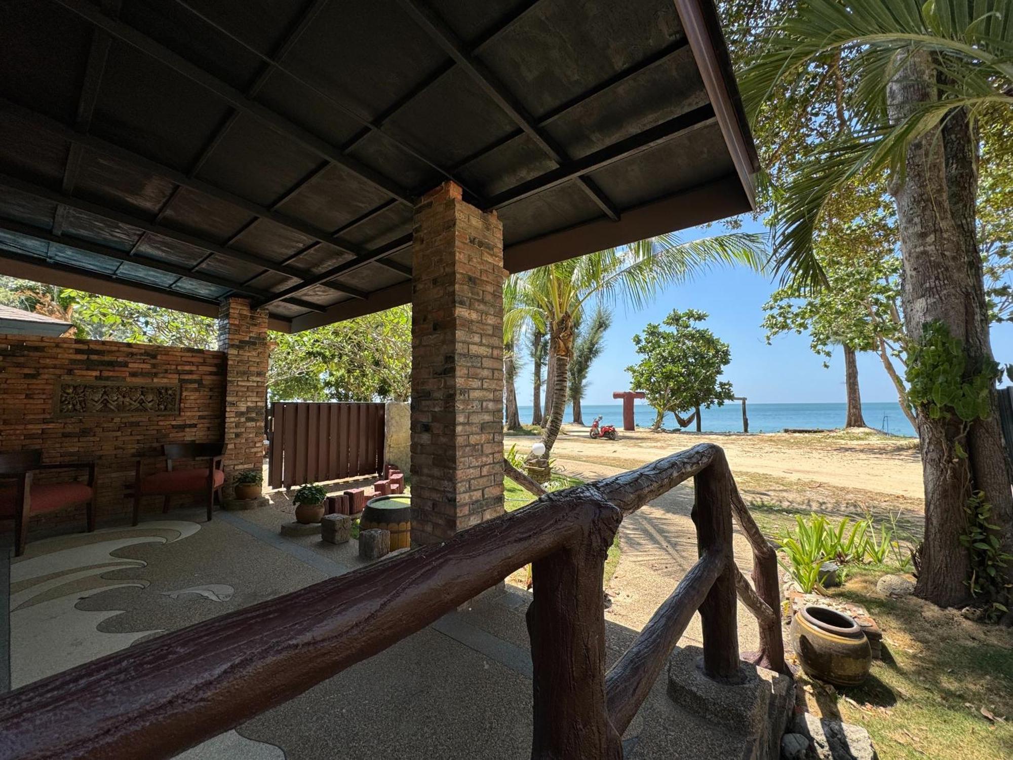 Beach Bungalow At Lanta Resort Ko Lanta Exterior foto